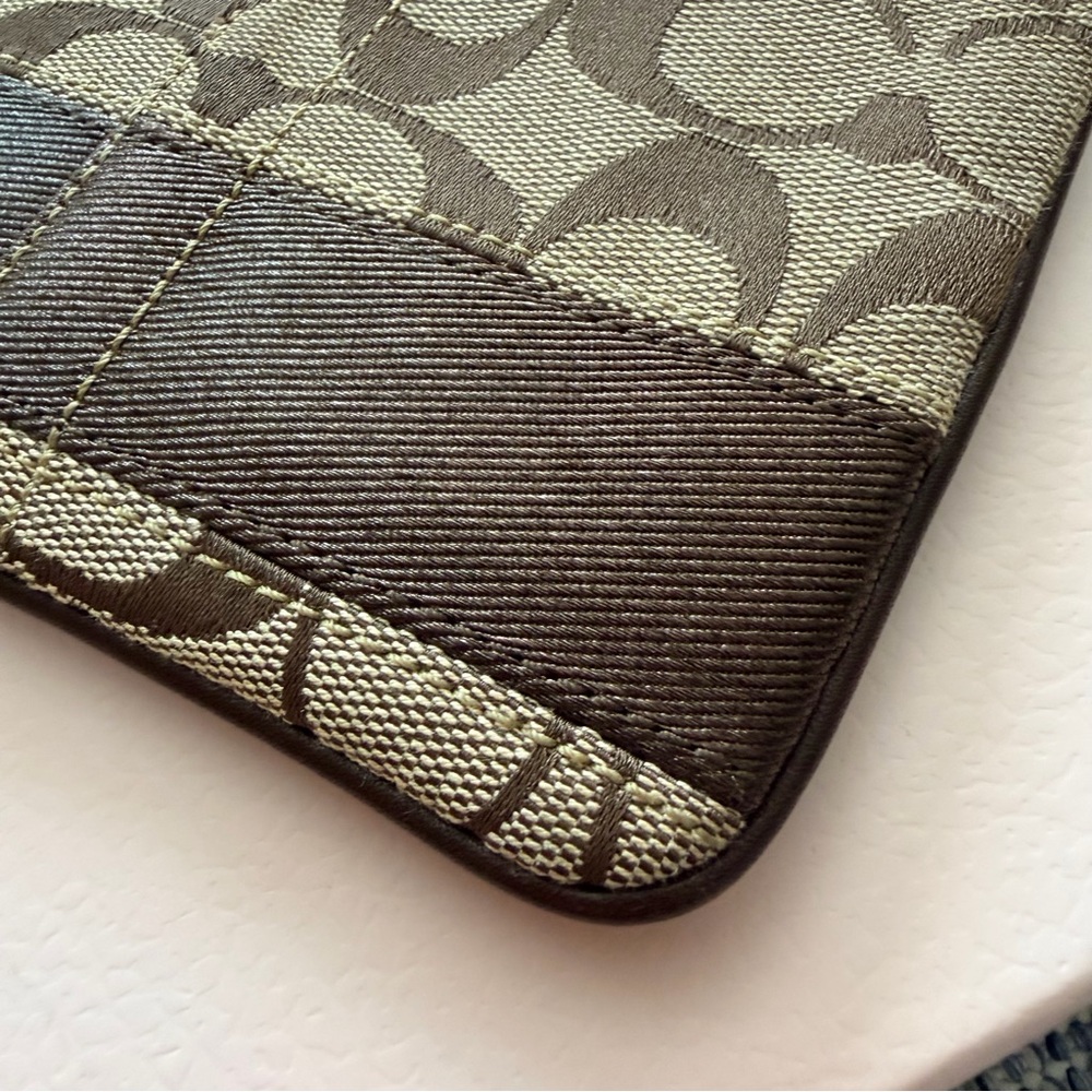 COACH SIGNATURE LEGACY ZIP WRISTLET  ARCHIVAL TWO HANG TAGS - Picture 7 of 10